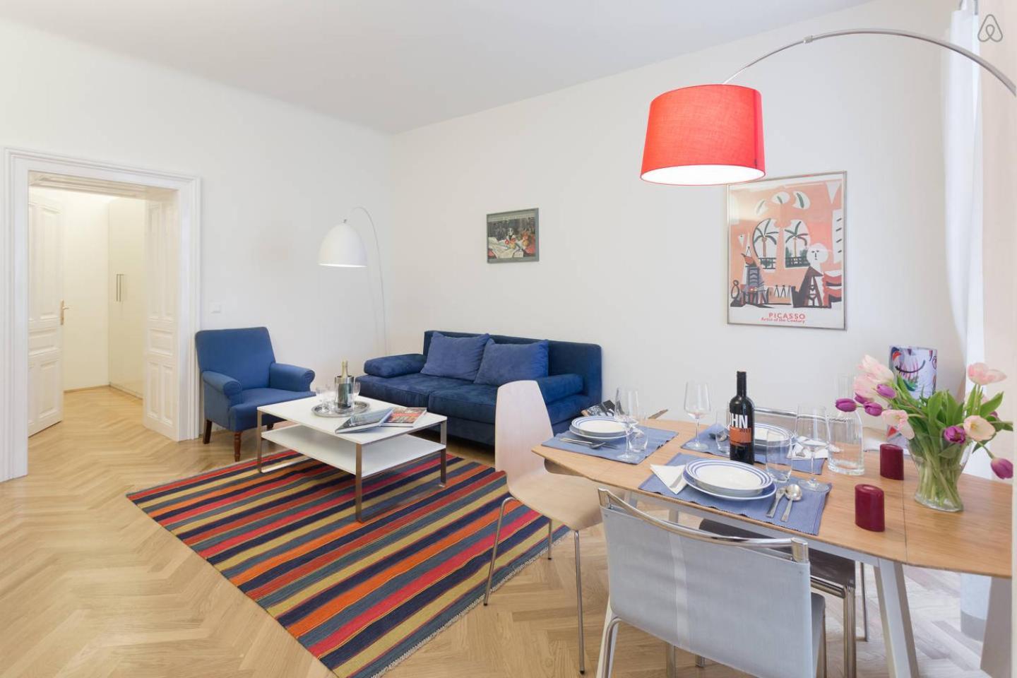 One Bedroom In Apartment *